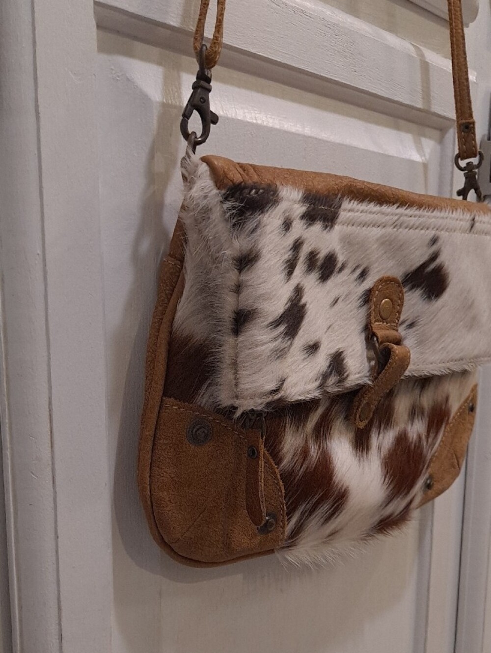 Myra Bag Fold-up Brown Red White Hair-on Hide Leather Upcycled Crossbody - Picture 4 of 10
